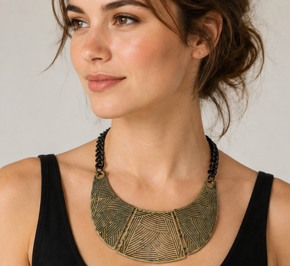 SPRING STREET METAL CUT OUT STATEMENT NECKLACE FASHION JEWELRY NEW